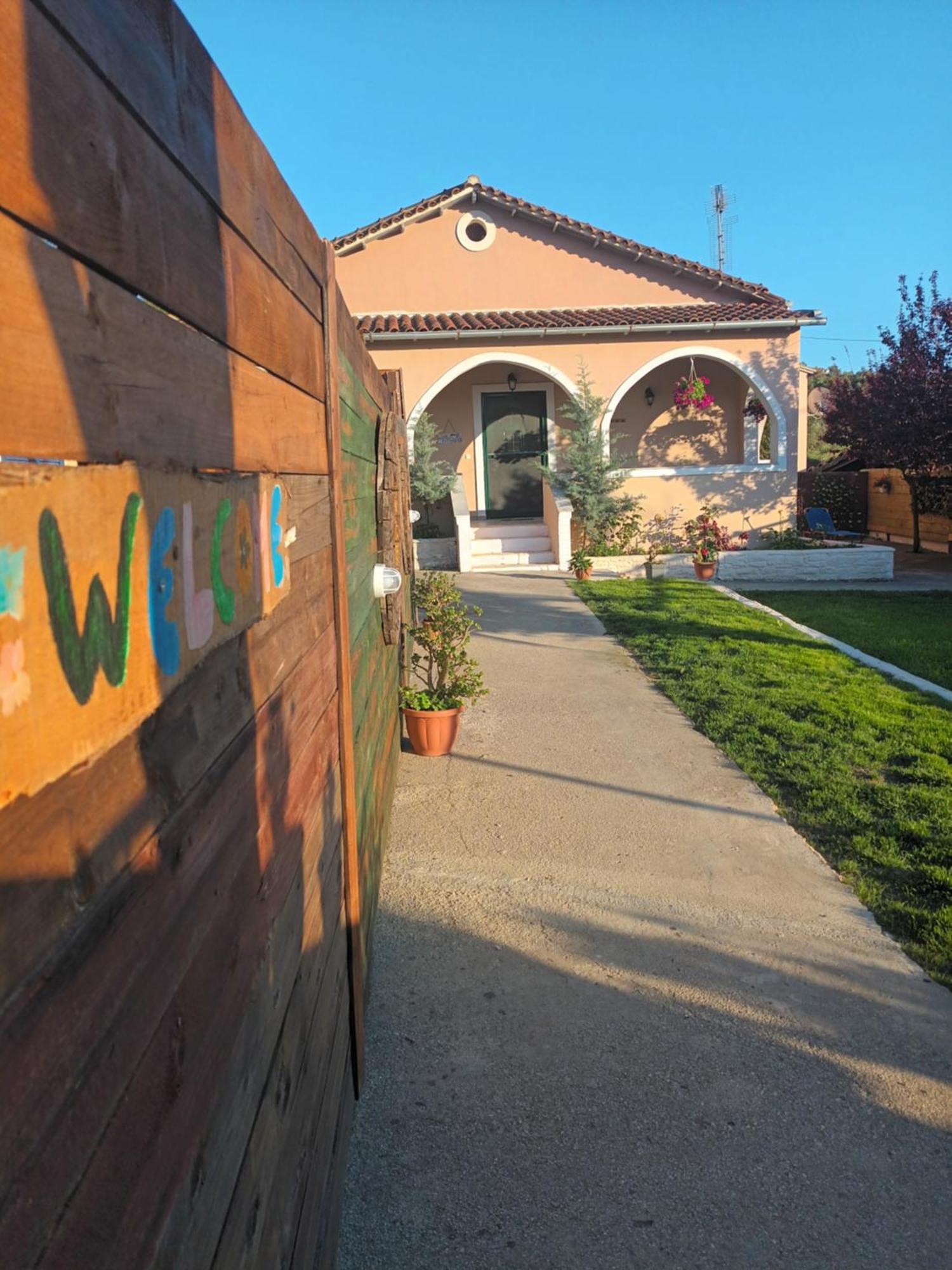 Villa Thanos Маратиас Экстерьер фото